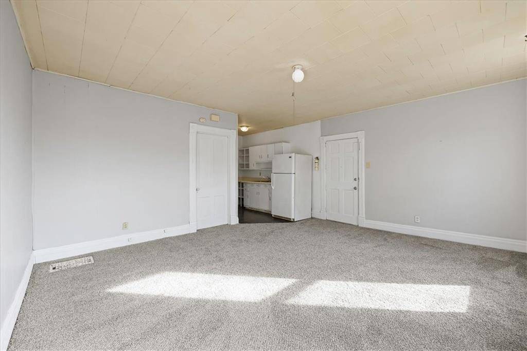 Kansas City, KS 66103,1420 W 37th AVE