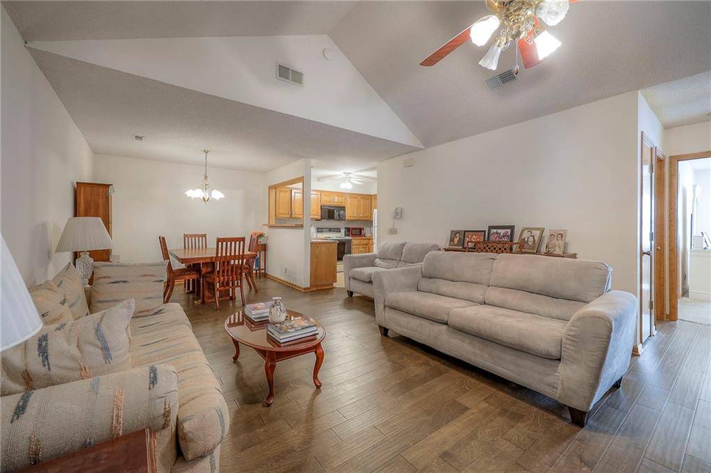 Olathe, KS 66061,1313 N Ridge Pkwy