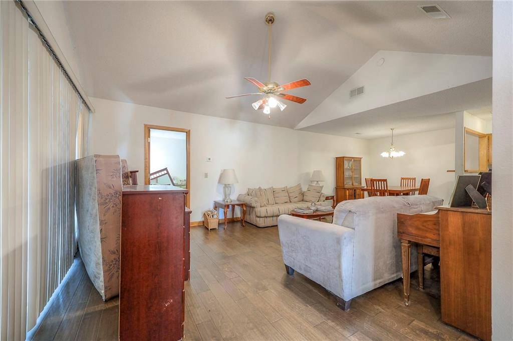 Olathe, KS 66061,1313 N Ridge Pkwy