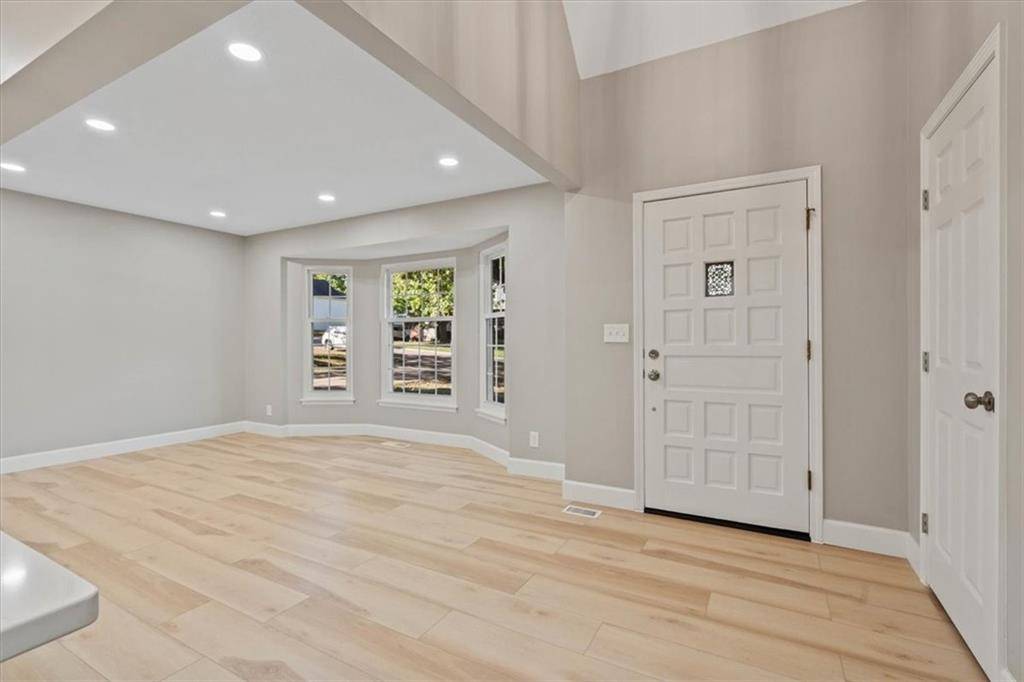 Lenexa, KS 66216,7805 Long AVE