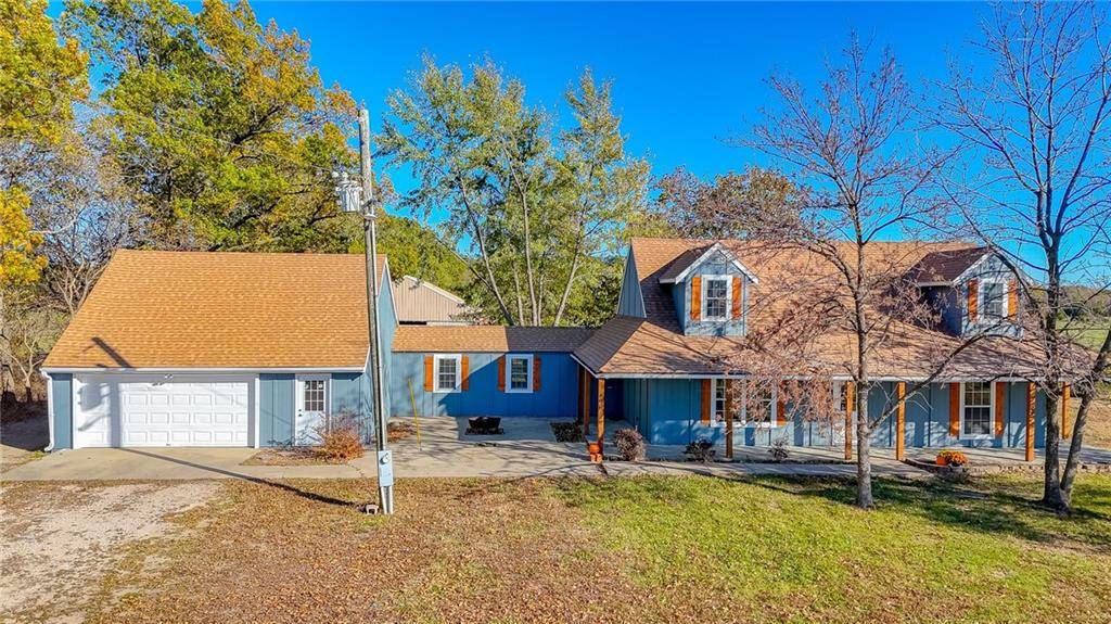 Holden, MO 64040,633 SW 2001st RD