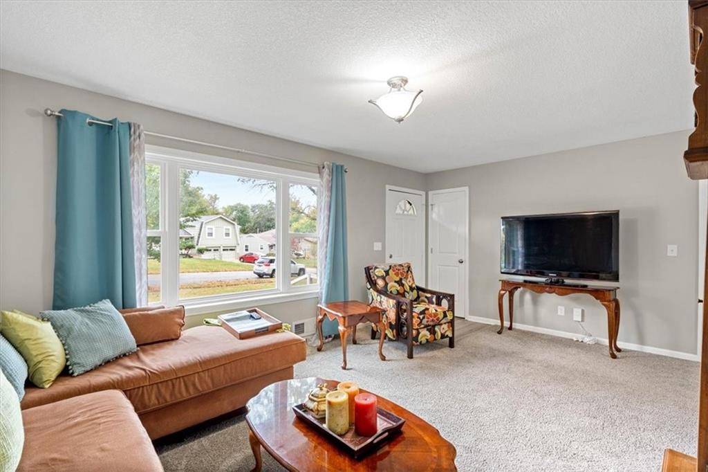 Overland Park, KS 66212,8704 W 88th ST