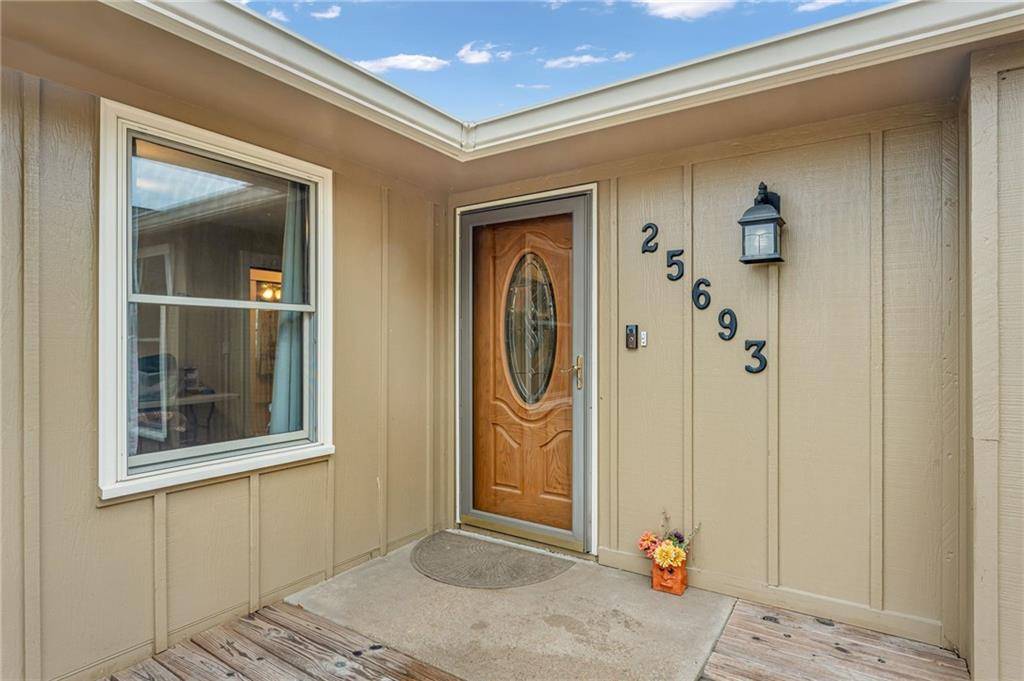 Lawrence, KS 66044,25693 Linwood RD