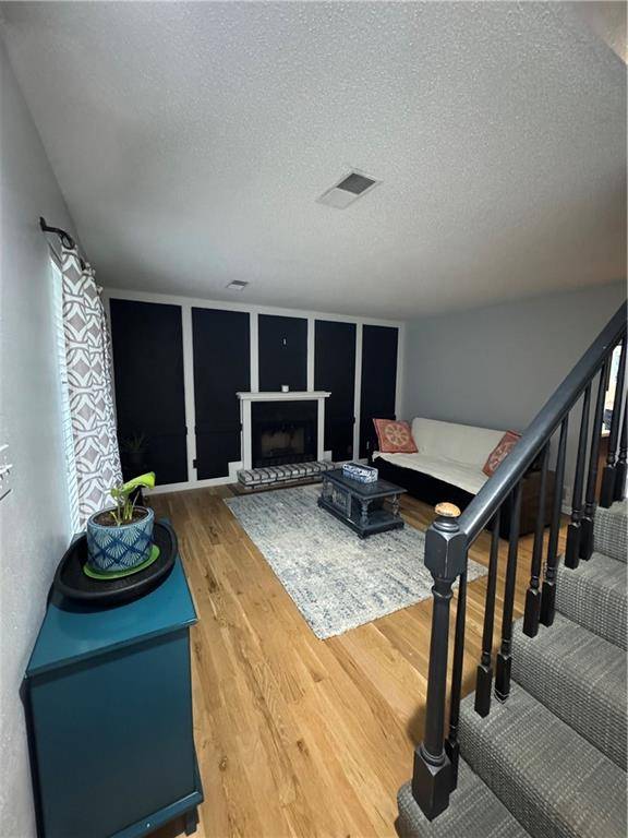 Shawnee, KS 66203,9702 W 61st ST