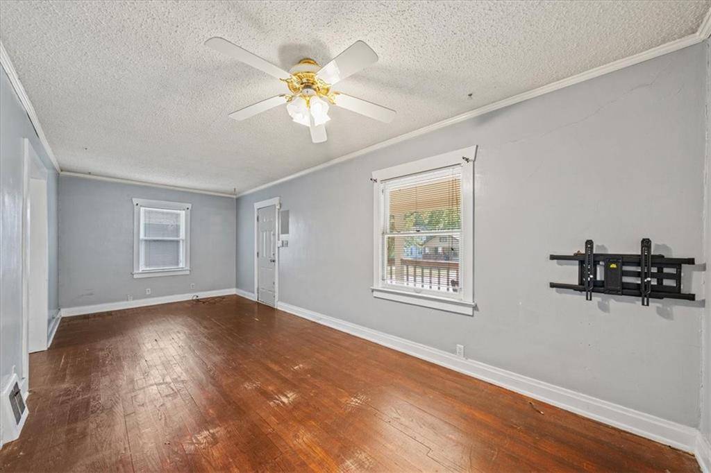 Kansas City, MO 64114,720 W 77th ST