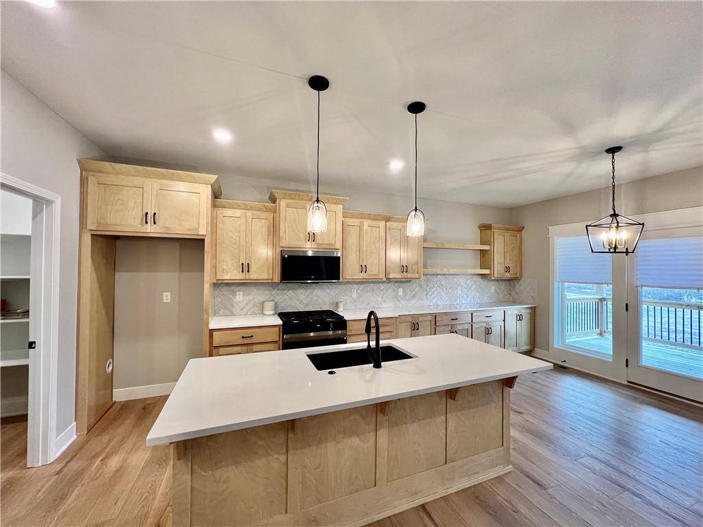 Liberty, MO 64068,1909 Longview DR