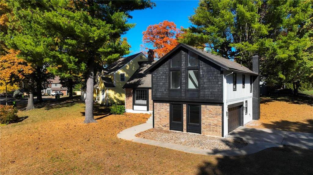 Lenexa, KS 66215,7904 Rosehill RD