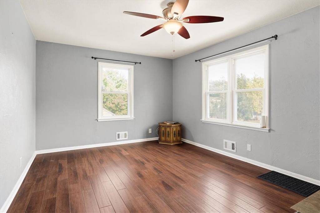 Platte City, MO 64079,1004 Mary Kay LN