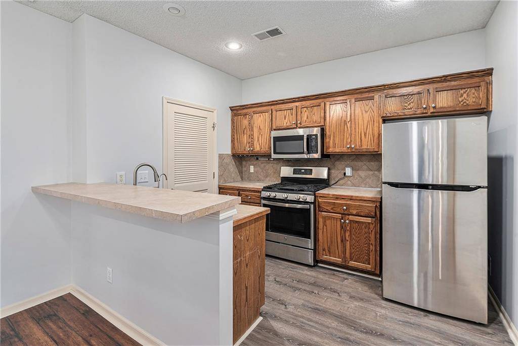 Olathe, KS 66062,15967 S Crestview DR