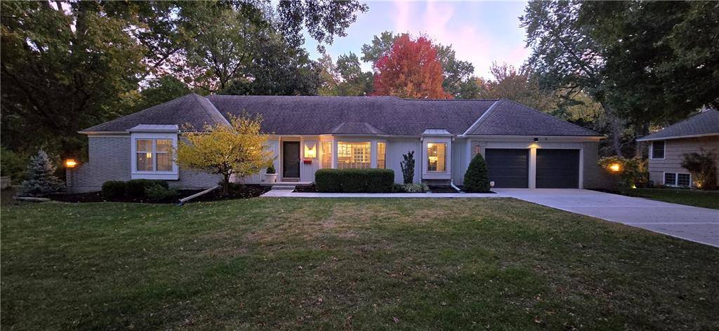 Leawood, KS 66206,2405 W 104th TER