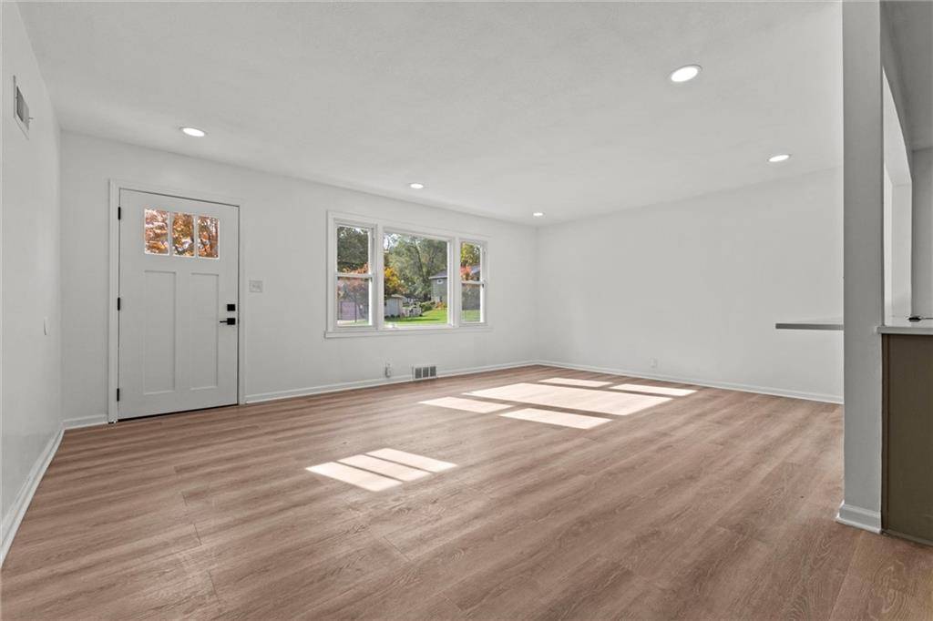 Overland Park, KS 66212,8122 W 92nd TER