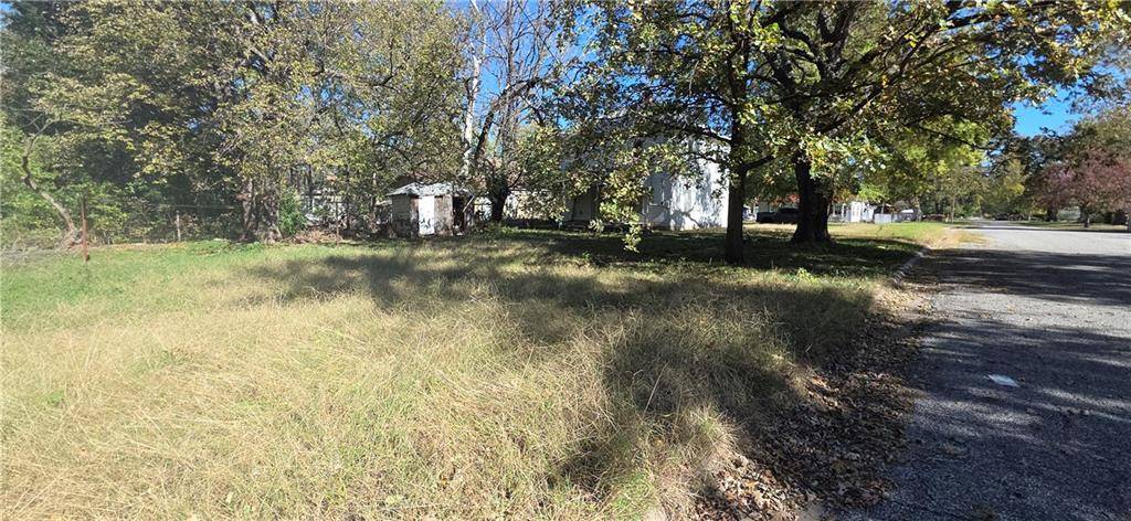 Arkansas City, KS 67005,1325 S H ST