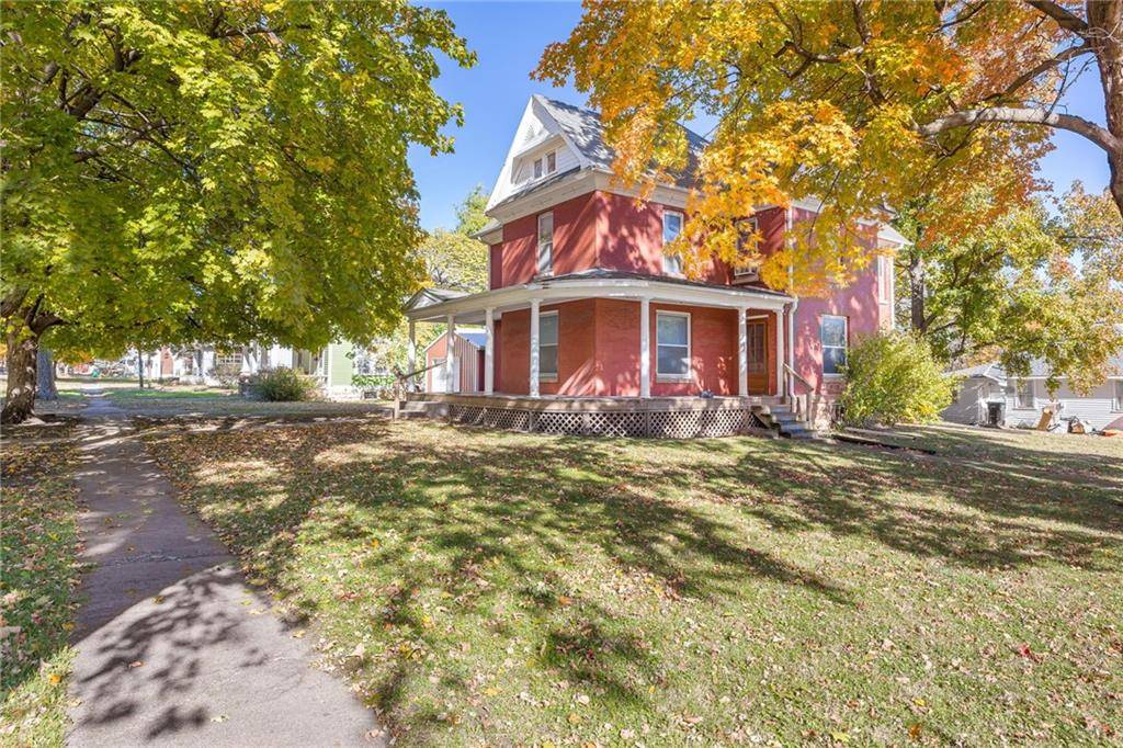 Hiawatha, KS 66434,311 S 6th ST