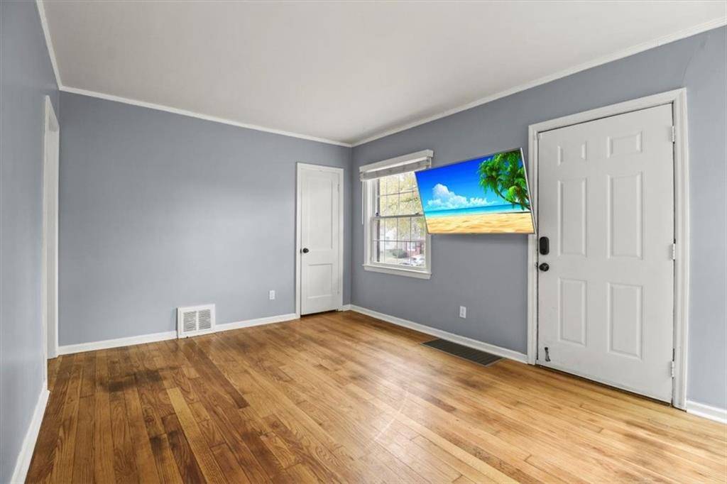 Kansas City, MO 64114,101 E Pocahontas LN