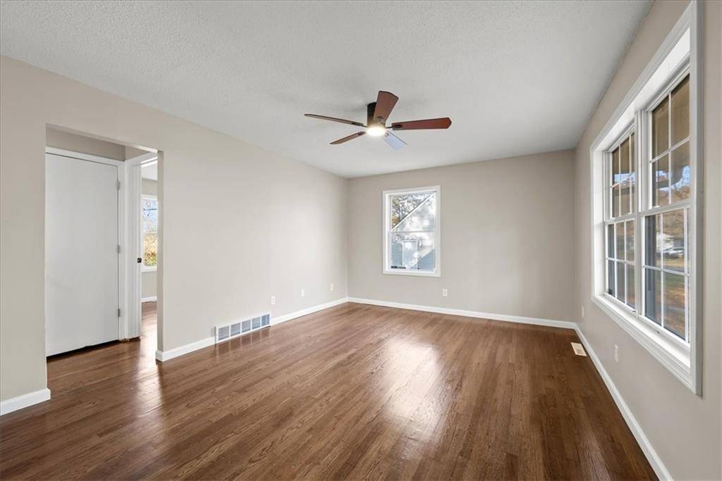 Kansas City, MO 64129,7504 E 49th ST