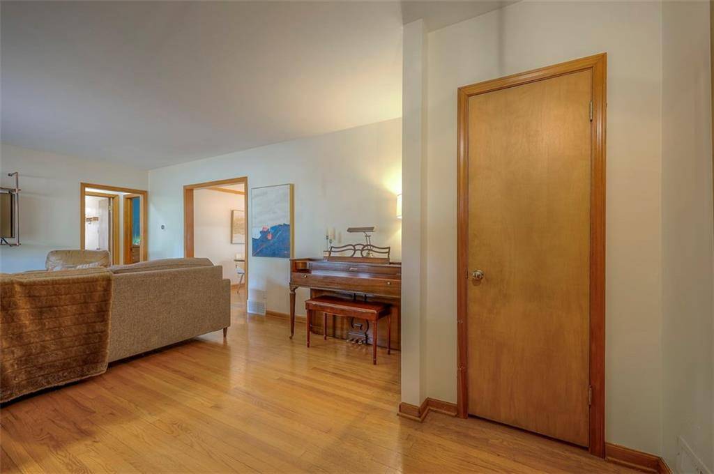 Kansas City, MO 64116,211 NW Briarcliff RD