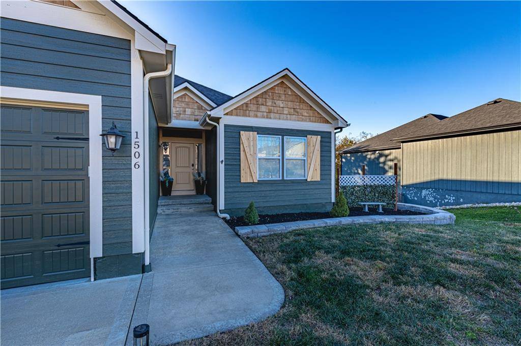 Grain Valley, MO 64029,1506 Cross Creek DR