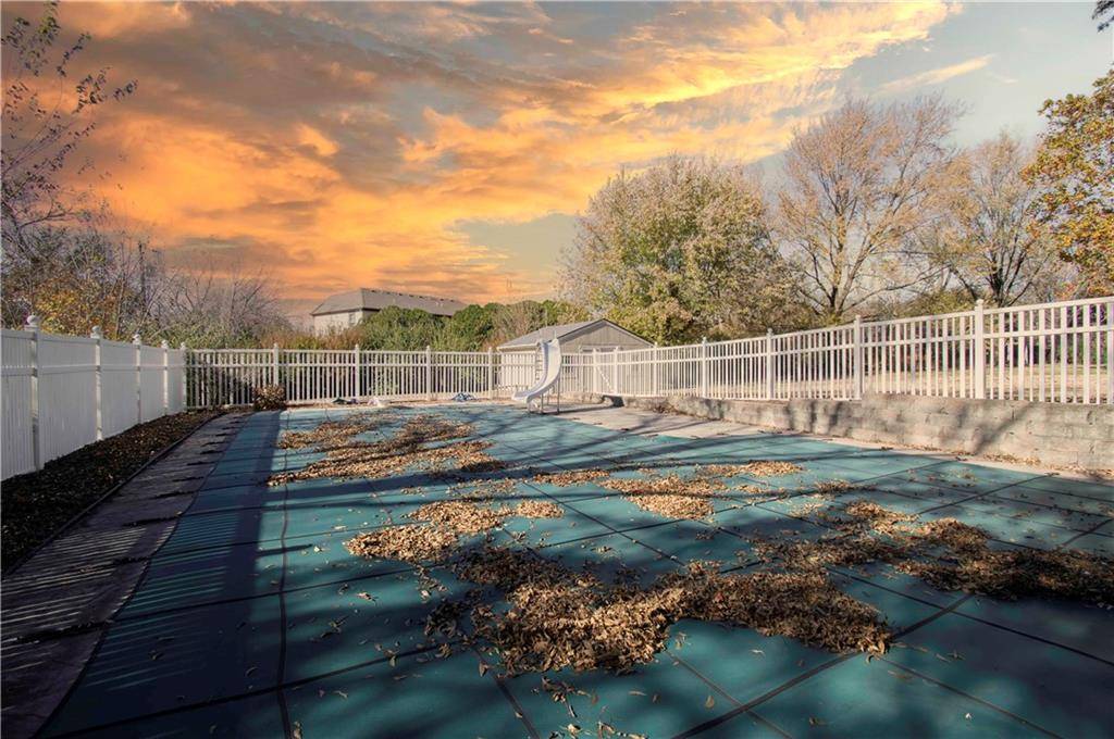 Lawrence, KS 66049,1215 Hacienda LN