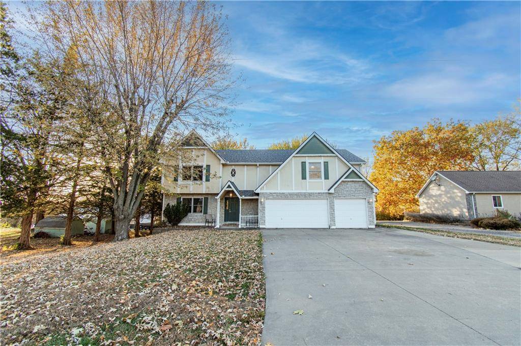 Lawrence, KS 66049,1215 Hacienda LN