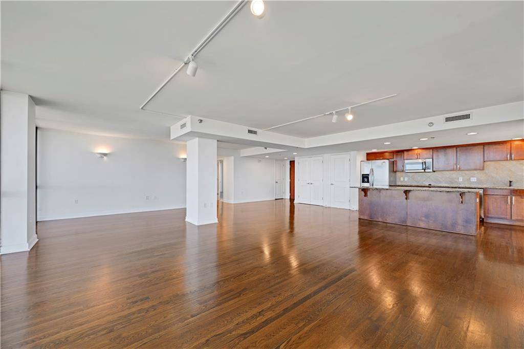 Kansas City, MO 64106,600 E Admiral BLVD #1608