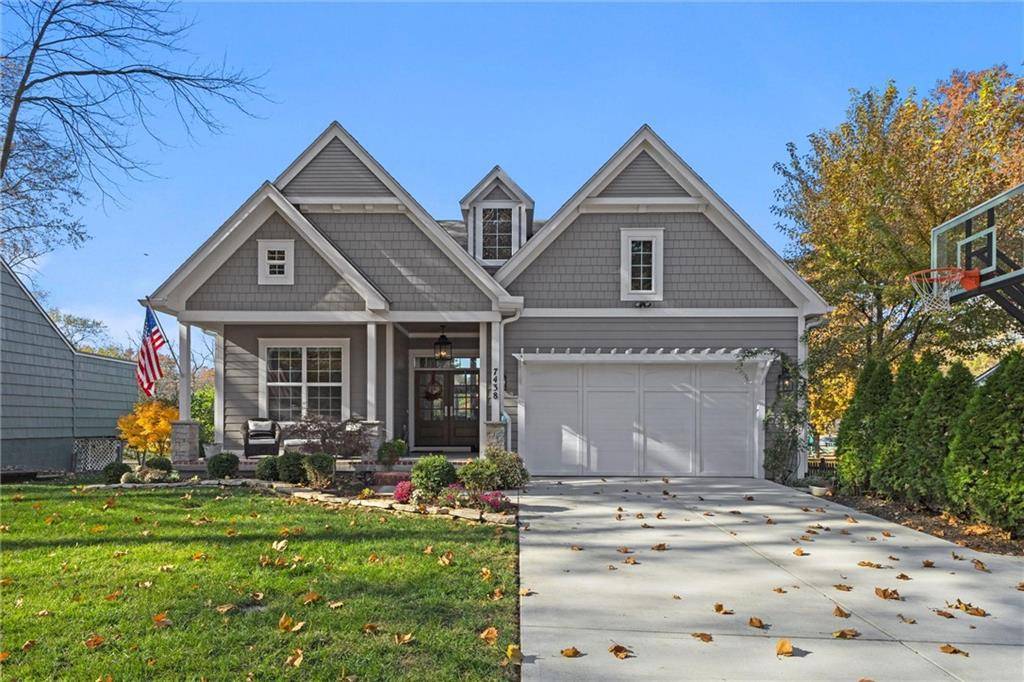 Prairie Village, KS 66208,7438 Village DR