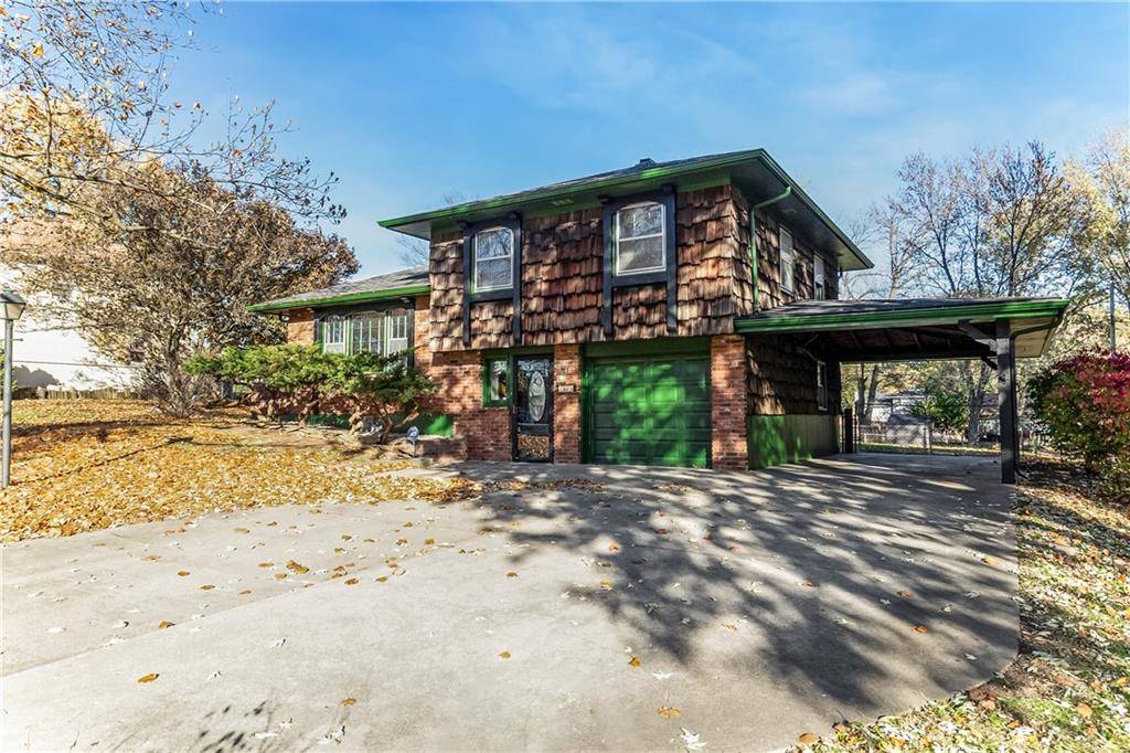 Gladstone, MO 64118,7525 N Virginia AVE