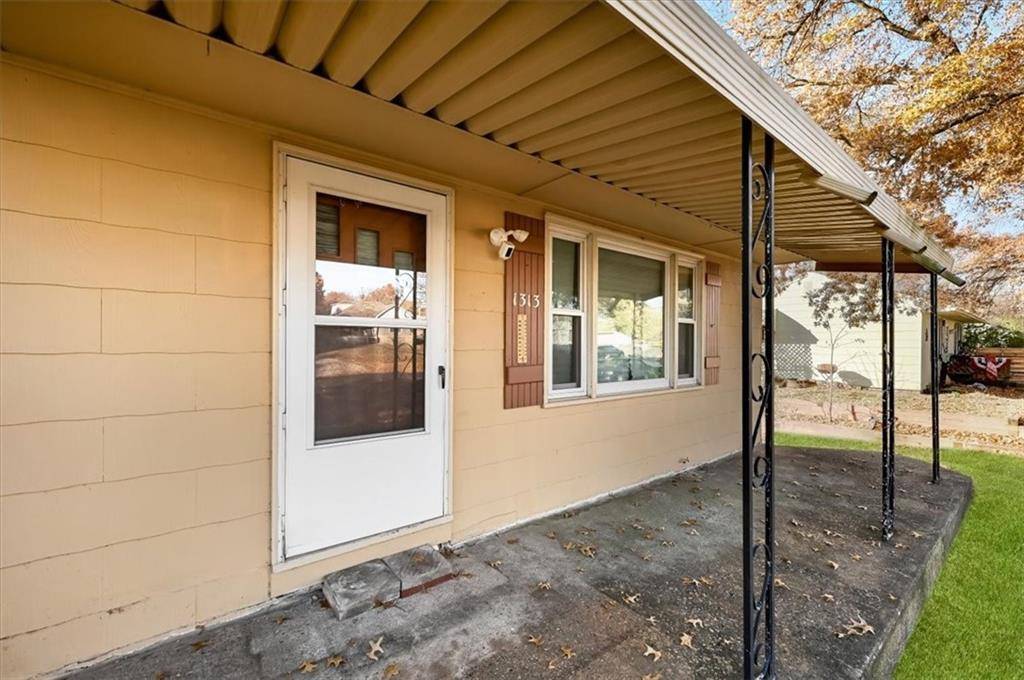 Leavenworth, KS 66048,1313 Ottawa ST