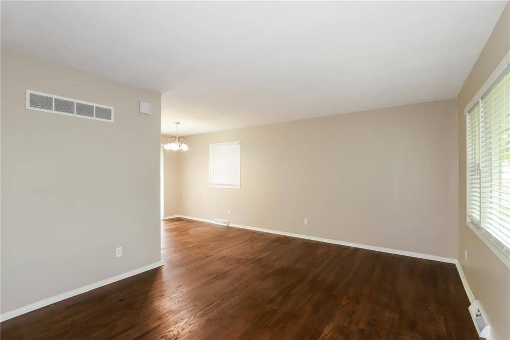 Kansas City, MO 64119,5808 N Drury AVE