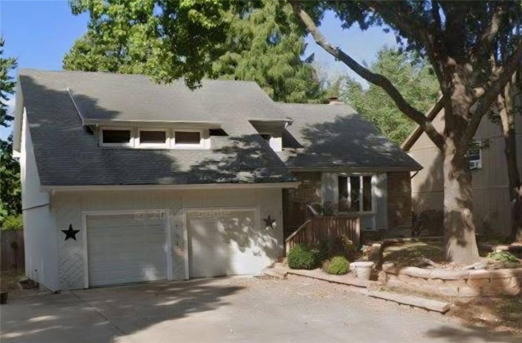 Lee's Summit, MO 64081,708 SW Savannah DR