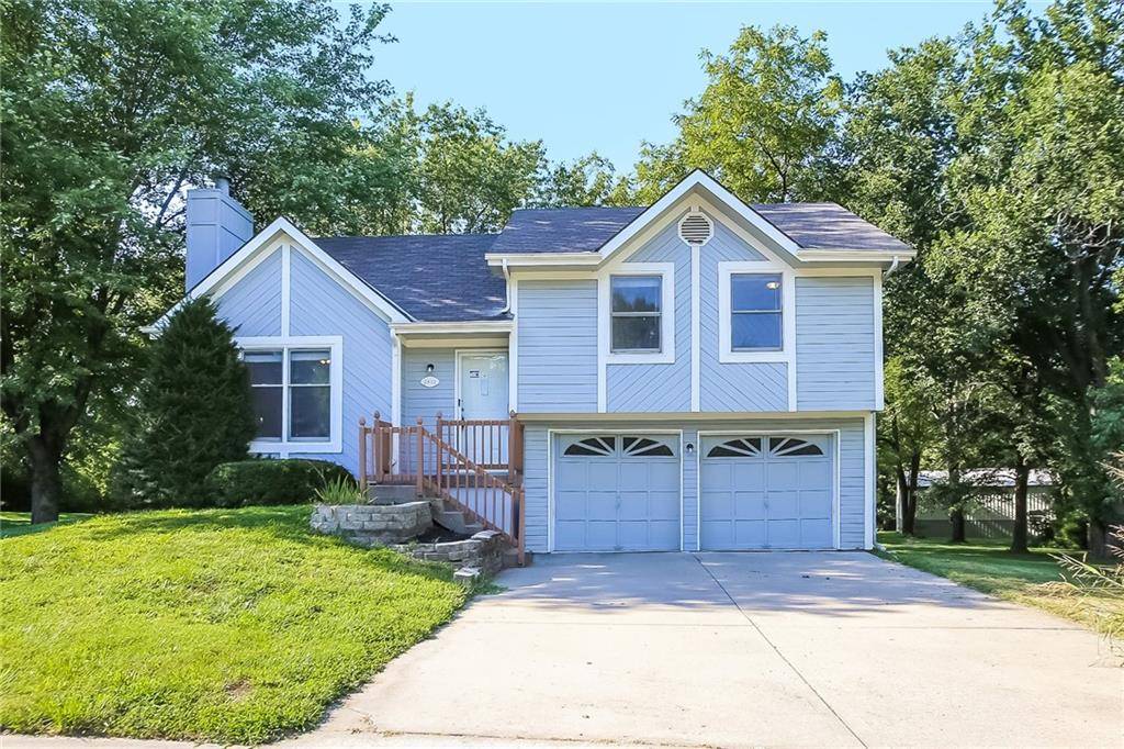 Liberty, MO 64068,2412 Little Blue CT