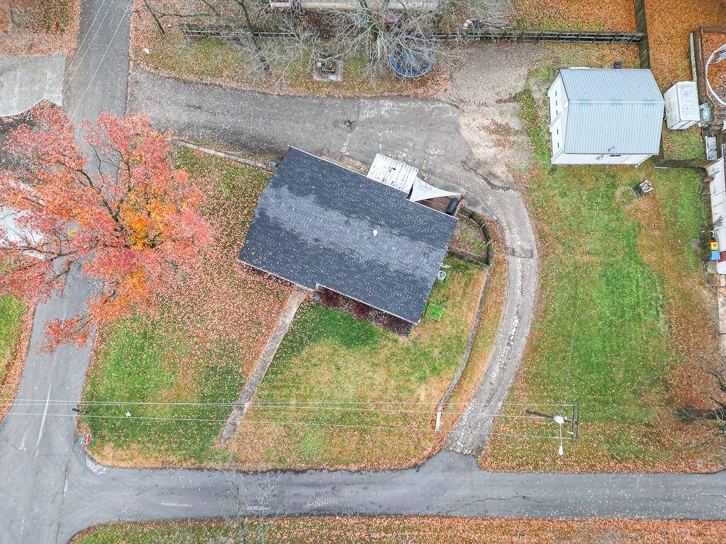 Tonganoxie, KS 66086,402 E 6th ST