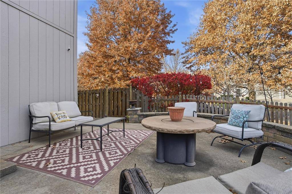 Overland Park, KS 66224,15821 Rosewood ST