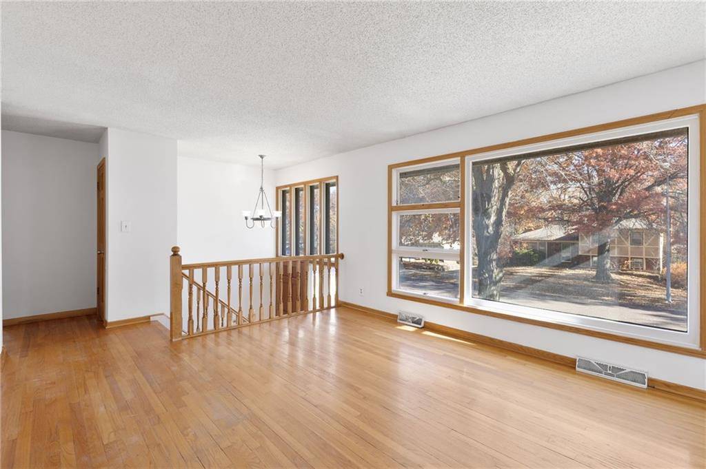 Overland Park, KS 66212,9344 Hardy DR