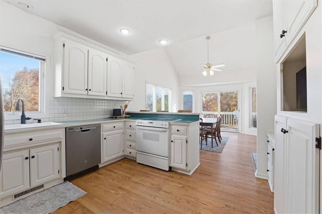 Leavenworth, KS 66048,4127 Newman ST