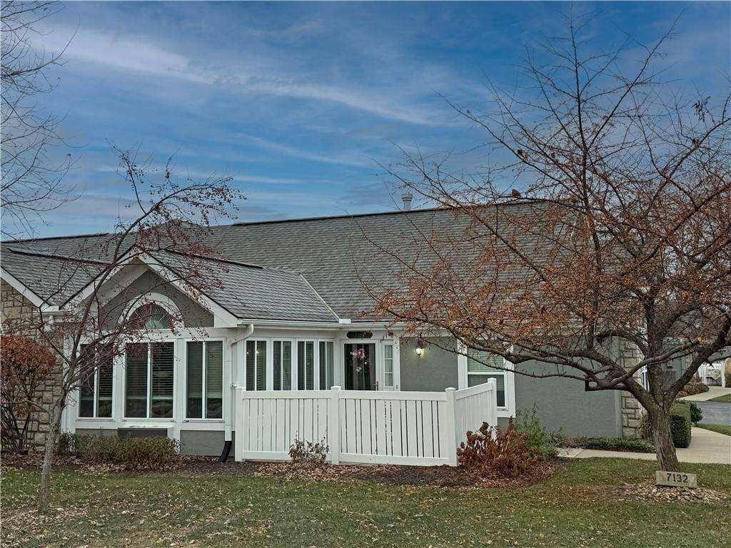 Shawnee, KS 66227,7132 Hedge Lane TER