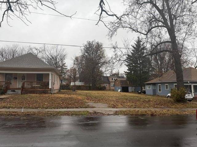 Independence, MO 64050,426 E Short AVE