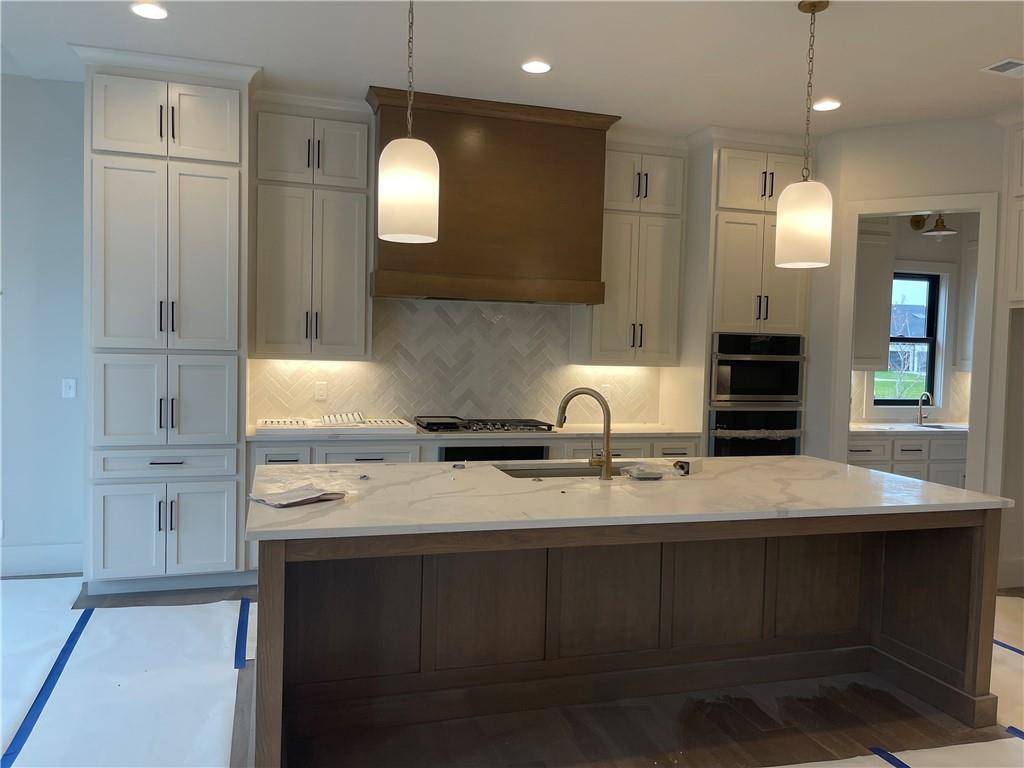 Overland Park, KS 66221,16928 Rosehill ST