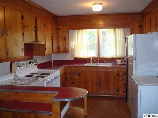 Kannapolis, NC 28083,2206 Carolina AVE