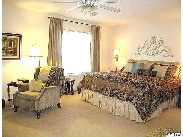 Lake Wylie, SC 29710,38 Heritage DR