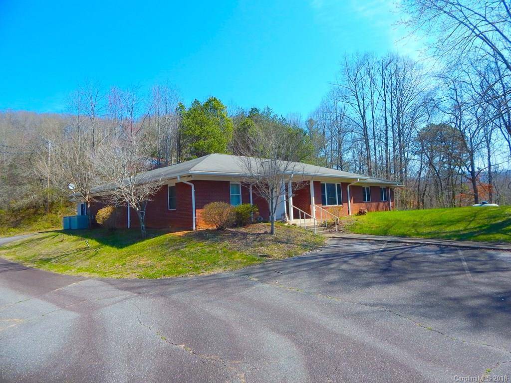 Sylva, NC 28779,144 Falls CIR