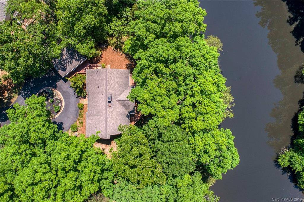 Lake Wylie, SC 29710,10 Lake Ridge RD