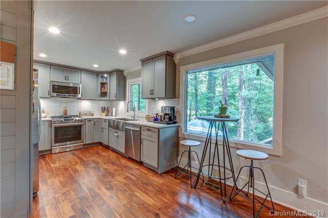 Lake Wylie, SC 29710,6 Catawba Ridge CT