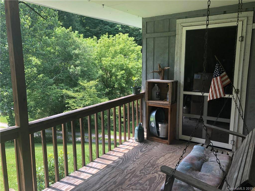 Mars Hill, NC 28754,274 Poplar Cove RD