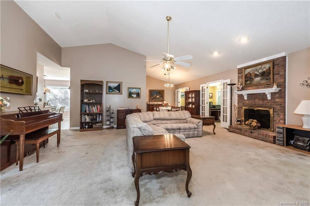 Tega Cay, SC 29708,19016 Kailua CIR