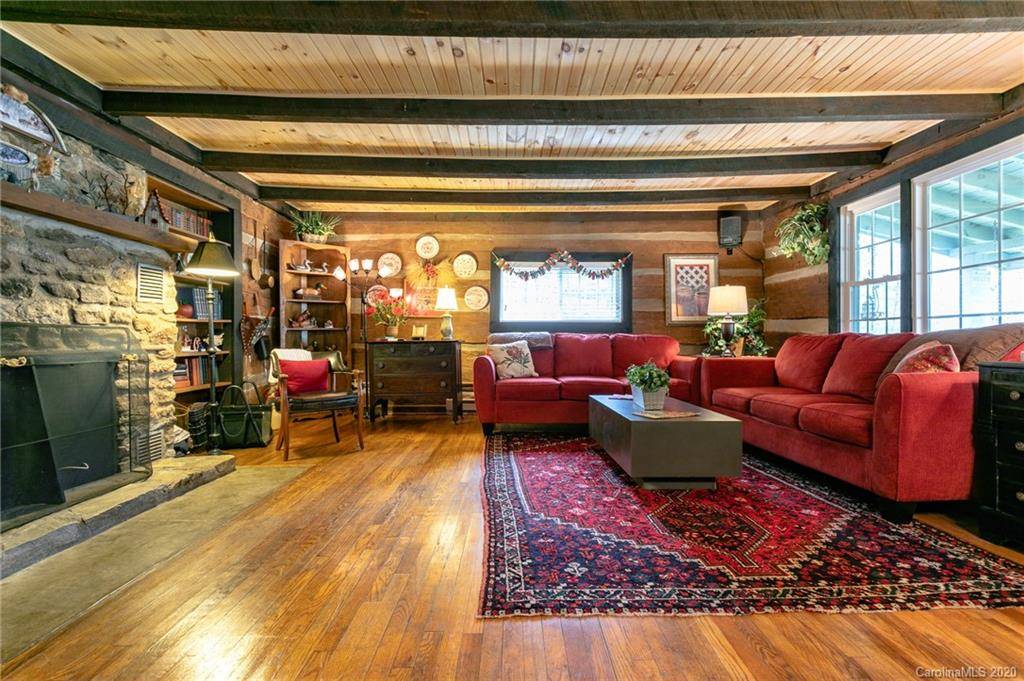 Mars Hill, NC 28754,292 Village LN