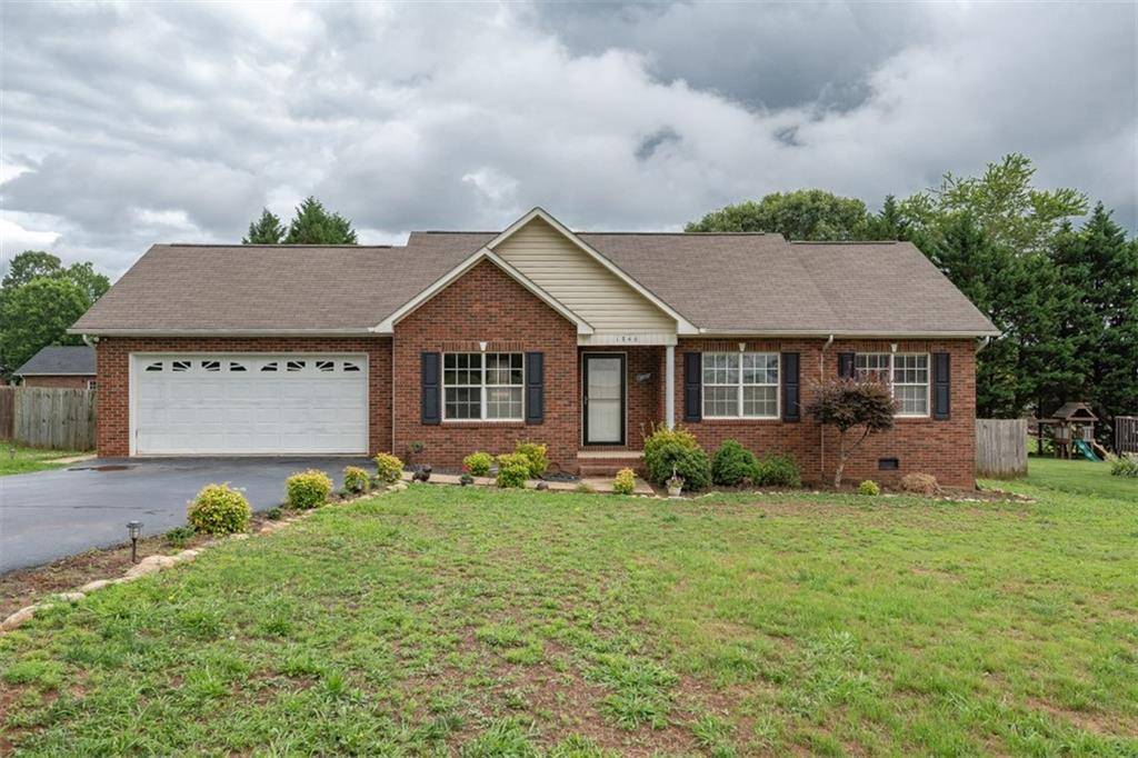 Conover, NC 28613,1846 Summerfield CIR