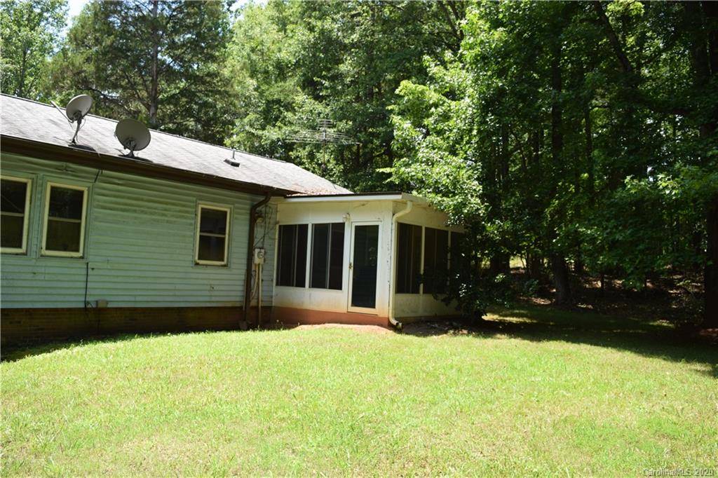 Clover, SC 29710,924 Antrim LN