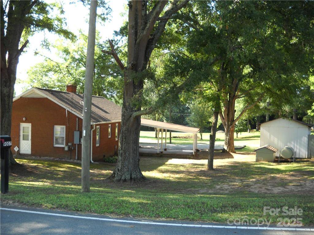 Huntersville, NC 28078,9007 Beatties Ford RD