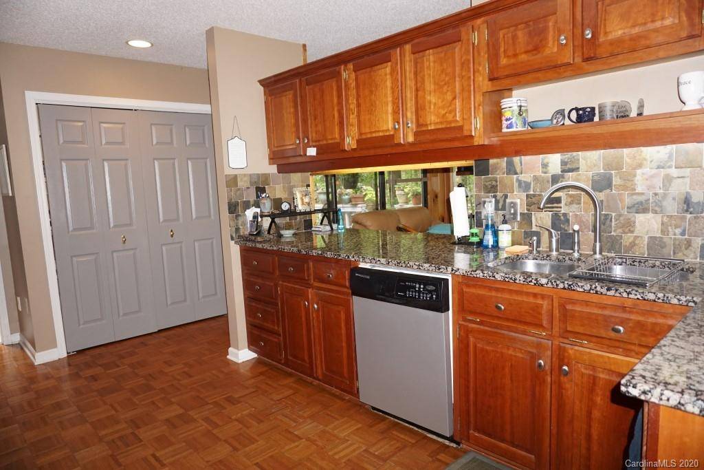 Columbus, NC 28722,1032 Mountain Laurel DR