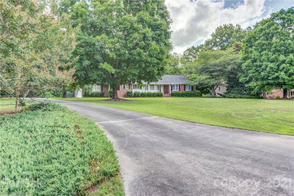 Fort Mill, SC 29708,2744 Farmlake LN